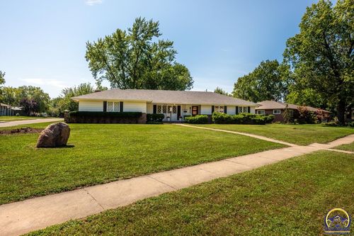 1901 Sw 30th St, Topeka, KS, 66611-1916 | Card Image