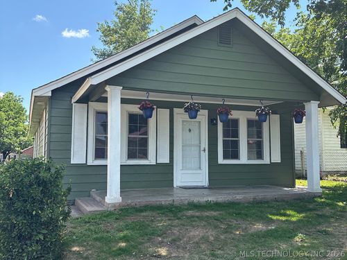 1121 E Walnut St, Cushing, OK, 74023-2829 | Card Image