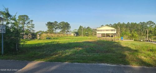 11081 Texas St, Bay Saint Louis, MS, 39520-7001 | Card Image