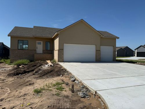 2121 E Cedar Tree St, Park City, KS, 67219-2301 | Card Image