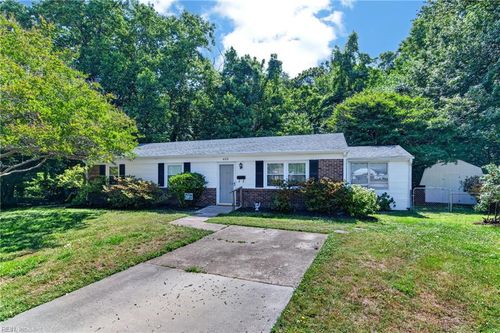 405 Dunmore Dr, Newport News, VA, 23602-6407 | Card Image