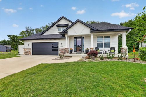 88-10597 Sharon Lee Ln, Portage, MI, 49024-6817 | Card Image