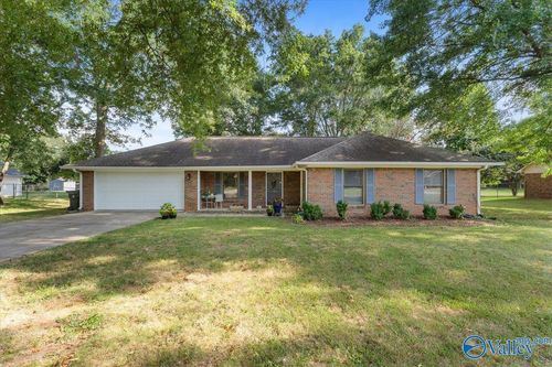 142 Raspberry Way, Madison, AL, 35757-8304 | Card Image