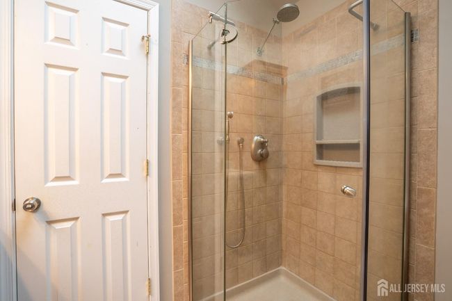 5 Wetherhill Way, House other with 4 bedrooms, 3 bathrooms and null parking in Dayton NJ | Image 24