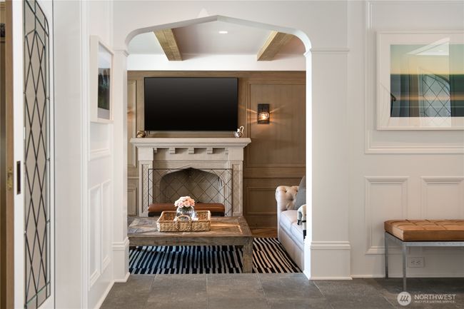 8580 Hunts Point Ln, House other with 5 bedrooms, 6 bathrooms and 3 parking in Hunts Point WA | Image 9