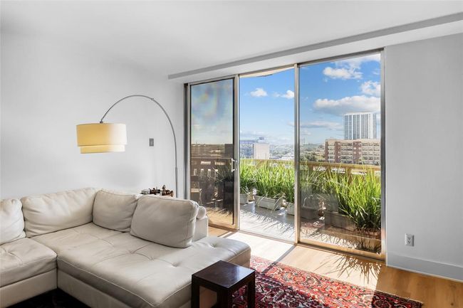 APT-722 - 2016 Main St, Condo with 2 bedrooms, 2 bathrooms and 1 parking in Houston TX | Image 8