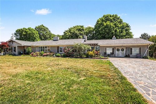 2041 W Main Street, Yadkinville, NC, 27055 | Card Image