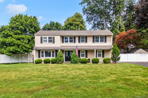 38 Hale Pl, Tappan, NY, 10983-1001 | Card Image