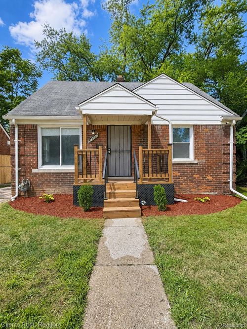 19963 Goulburn St, Detroit, MI, 48205-1616 | Card Image