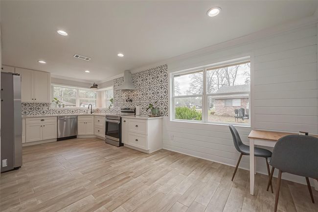 419 Magnolia Bnd, House other with 3 bedrooms, 2 bathrooms and 2 parking in New Caney TX | Image 15