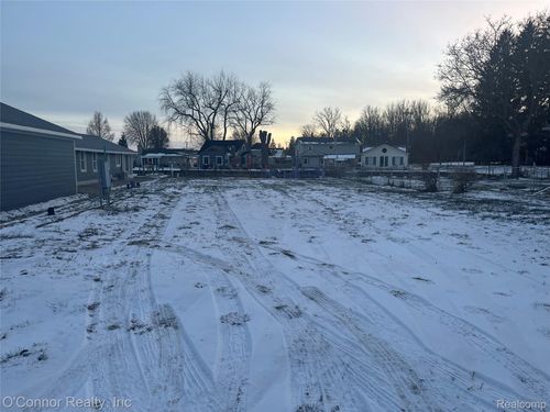 9451 Elizabeth St, Clay, MI, 48001-4000 | Card Image