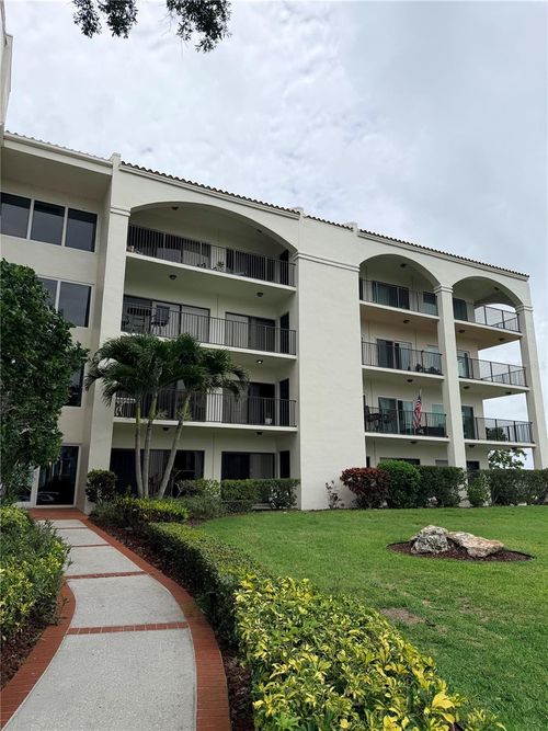 328-328 Mariner Dr, TARPON SPRINGS, FL, 34689-5841 | Card Image