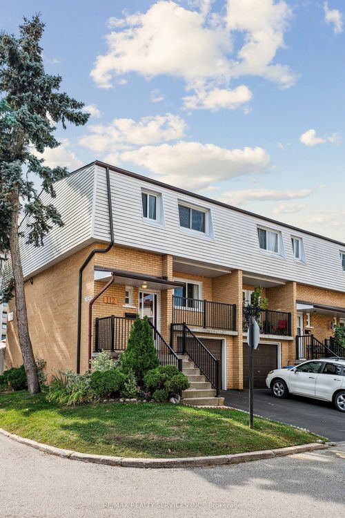 112-3175 Kirwin Ave, Mississauga, ON, L5A3M4 | Card Image