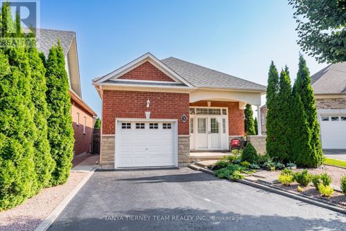 9 Burgundy Crt, Whitby, ON, L1R3H7 | Card Image