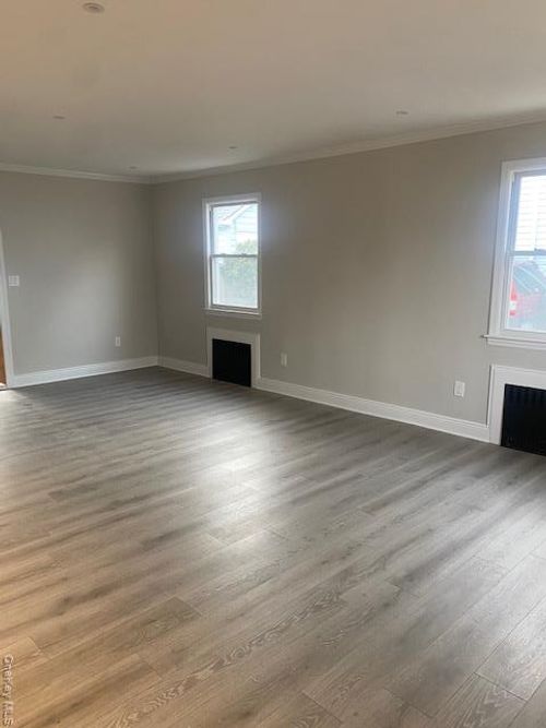 12 Bayview Ave, Oyster Bay, NY, 11771-1517 | Card Image