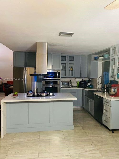 18237 Nw 61st Pl, Hialeah, FL, 33015-5604 | Card Image