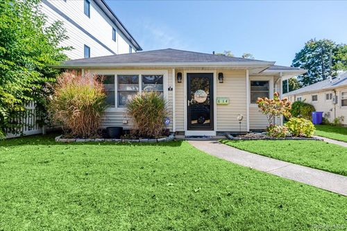 614 Franklin Blvd, Long Beach, NY, 11561-2406 | Card Image