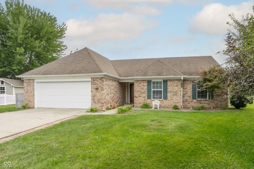 10236 Chamomile Ct, Noblesville, IN, 46060-8382 | Card Image