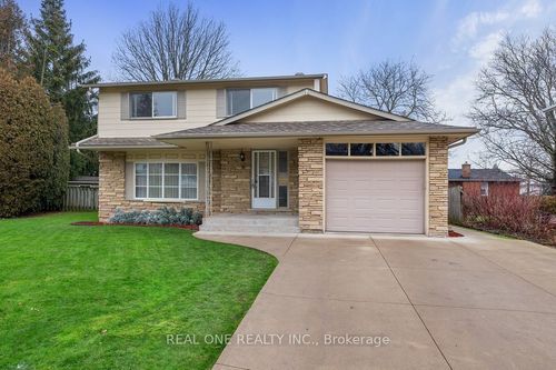 6 Talisman Crt, Hamilton, ON, L9C2P7 | Card Image