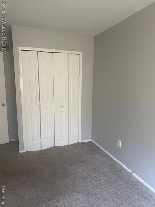 21058 Wakedon St, Southfield, MI, 48033-3648 | Card Image