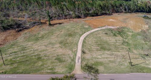 131 Waverly Cir, Senatobia, MS, 38668-9211 | Card Image