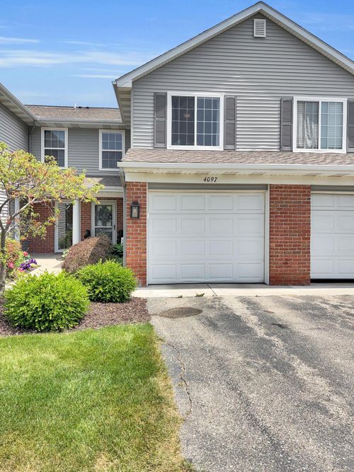 4097 Rivertown Ln, Wyoming, MI, 49418-9012 | Card Image