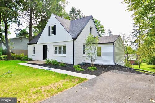 800 Thompson St, LEMONT, PA, 16851 | Card Image