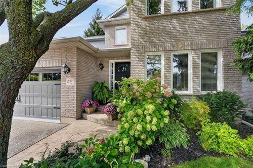 45 Richmond Cres, Stoney Creek, ON, L8E5T9 | Card Image