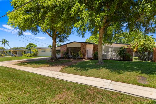 880 E Acre Drive, Plantation, FL, 33317 | Card Image