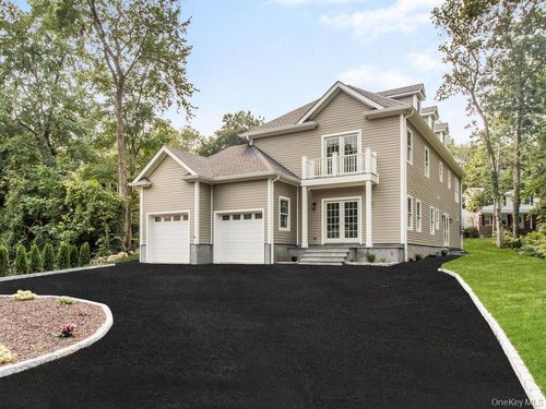 1 Kewanee Rd, New Rochelle, NY, 10804-1323 | Card Image