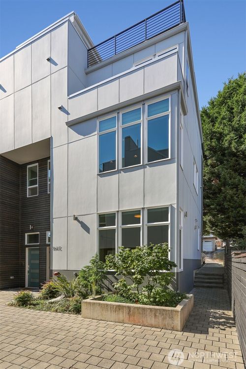 unit-e-3641 22nd Ave W, Seattle, WA, 98199-2329 | Card Image
