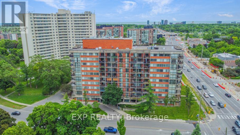 Residential Lease in Mississauga (Cooksville)