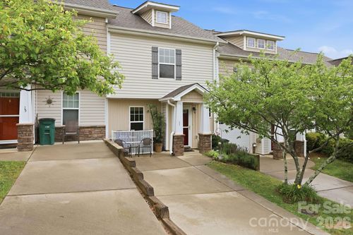 11 Athena Ave, Weaverville, NC, 28787-8861 | Card Image