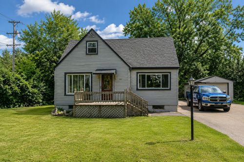 1111 Idlewild Dr, Round Lake Beach, IL, 60073-2524 | Card Image