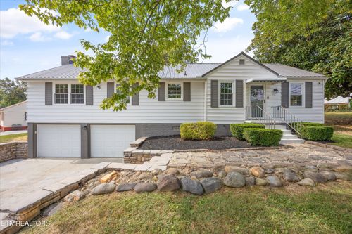 209 S Laurel Cir, Knoxville, TN, 37912-3532 | Card Image
