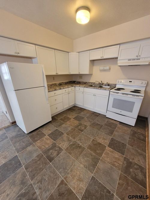 2-1810 Main St, Bellevue, NE, 68005-3470 | Card Image