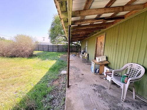 607 Lauderdale St, Llano, TX, 78643-1883 | Card Image