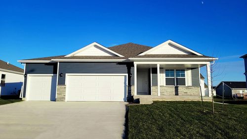 2889 Prairielight Drive, Hiawatha, IA, 52233 | Card Image