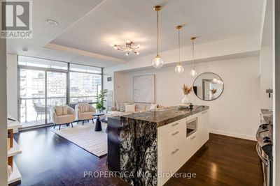 729 - 55 Stewart St, Condo with 2 bedrooms, 1 bathrooms and 1 parking in Toronto ON | Image 1