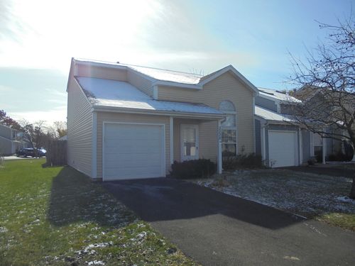 3335 Southport Dr, Island Lake, IL, 60042-9124 | Card Image