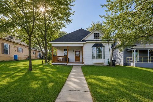 1322 W Sears St, Denison, TX, 75020-3420 | Card Image