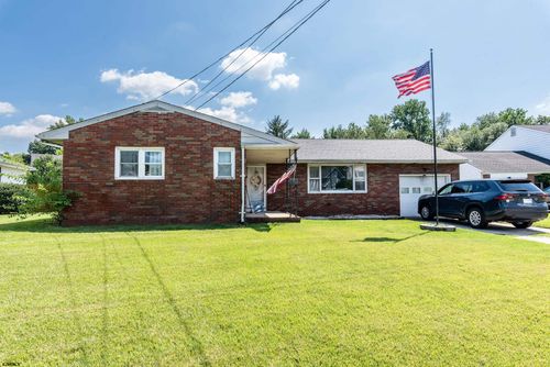 88 Memorial Ave, Gibbstown, NJ, 08027-1458 | Card Image