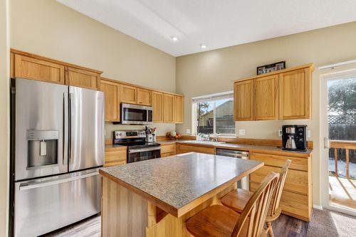 16485 Cassidy Dr, La Pine, OR, 97739-7511 | Card Image