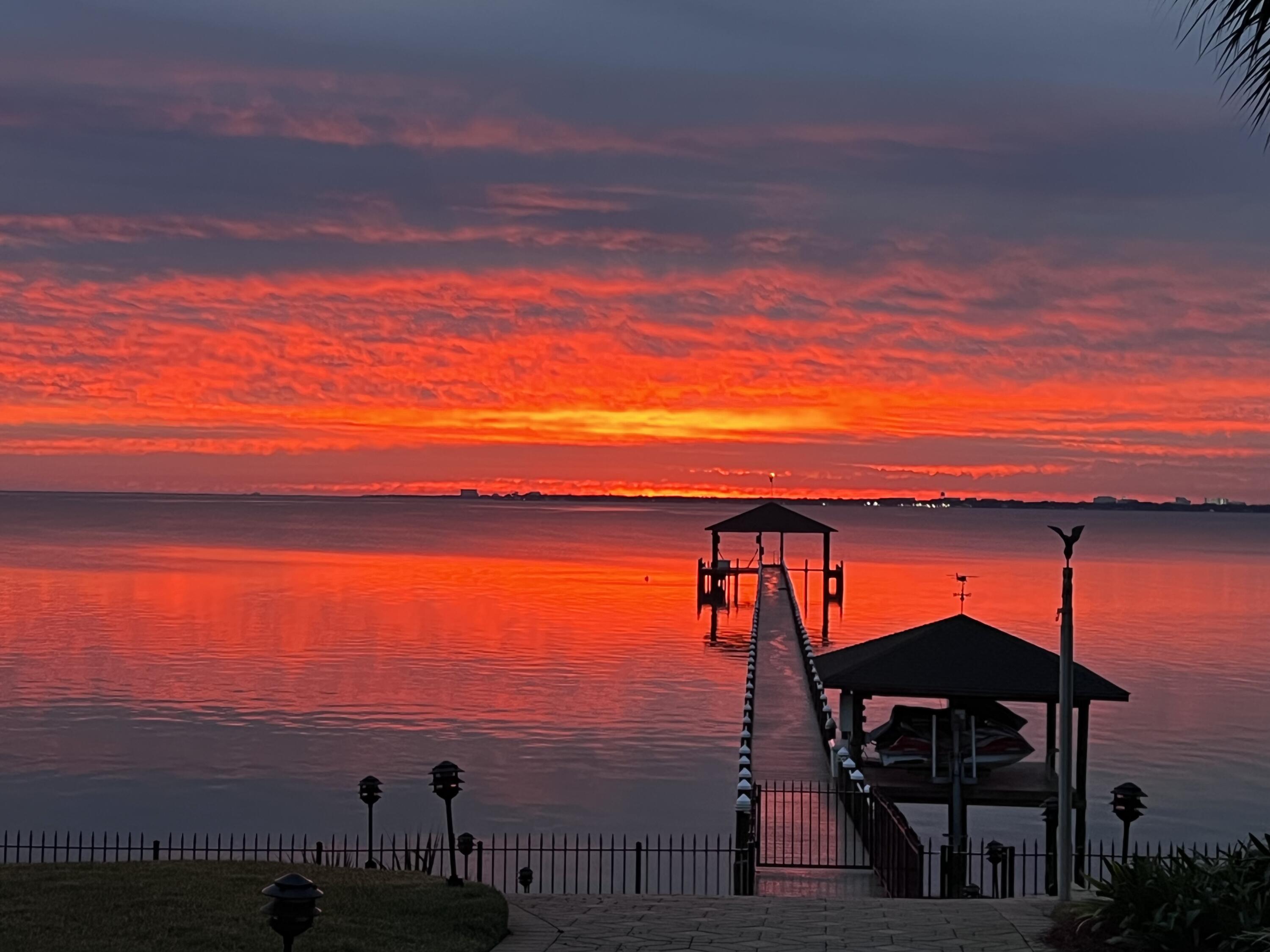 Country Club Rd, Shalimar, FL 32579