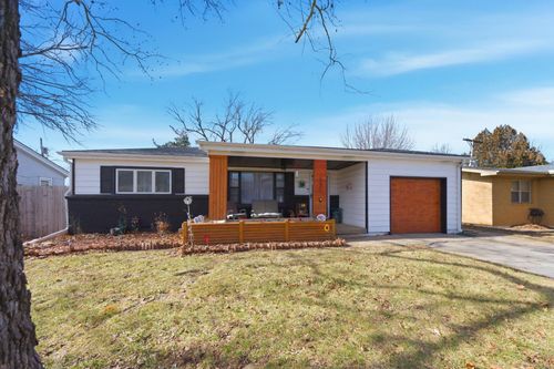 121 Western Ave, Haysville, KS, 67060-1525 | Card Image