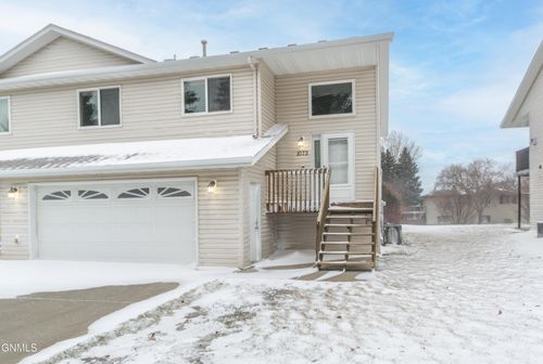 1073 E Turnpike Ave, Bismarck, ND, 58501-1984 | Card Image