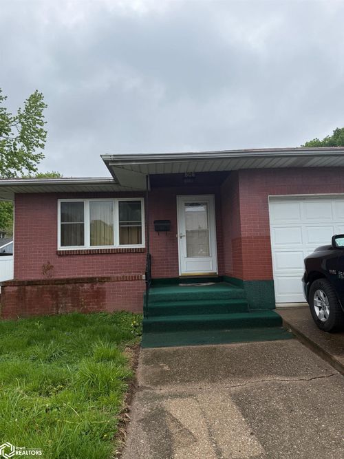 808 N 9th Street, Burlington, IA, 52601 | Card Image