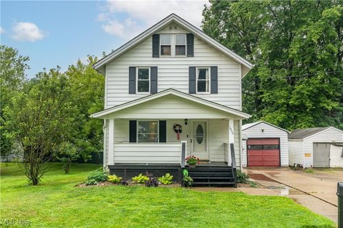 1033 Park Ave, Ravenna, OH, 44266-1409 | Card Image