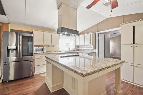 17317 E Greenleaf Ln, Conroe, TX, 77306-8214 | Card Image