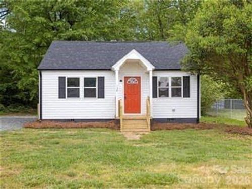 130 Garner St, Denton, NC, 27239-7905 | Card Image